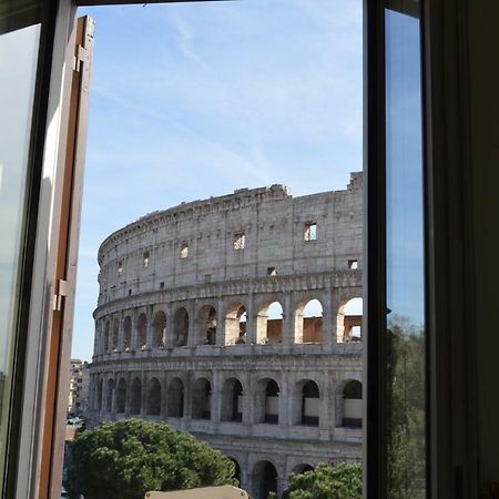 Appartement Jacuzzi In Front Of The Colosseum à Rome Extérieur photo