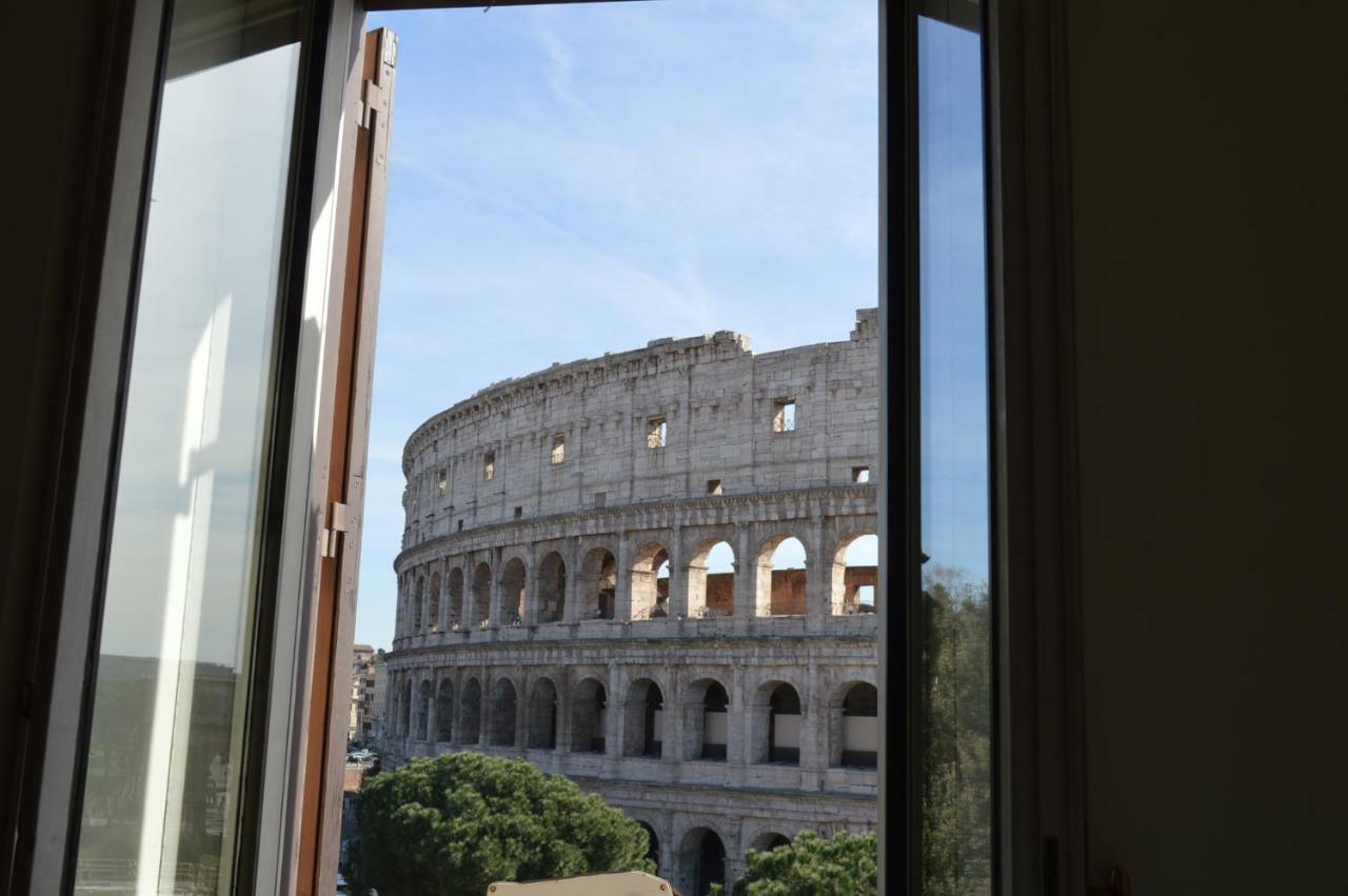 Appartement Jacuzzi In Front Of The Colosseum à Rome Extérieur photo