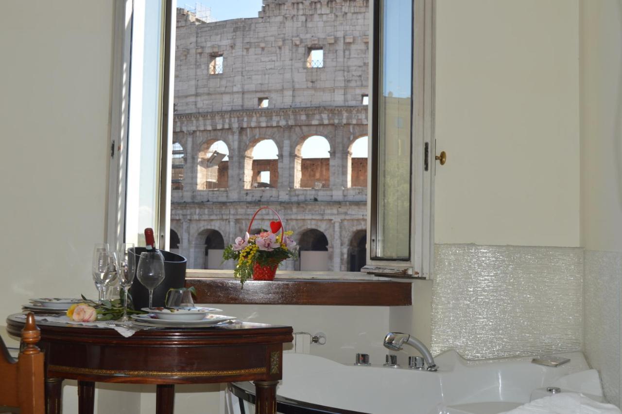 Jacuzzi In Front Of The Colosseum Rome Extérieur photo